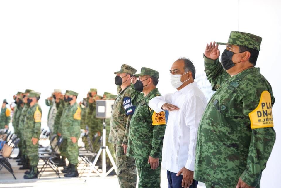 Asiste Astudillo a ceremonia de Posesión al Cargo y Protesta de Bandera del nuevo Comandante de la Novena Región Militar