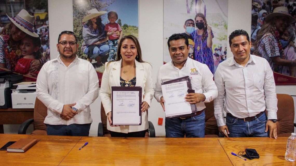 Firman convenio la Secretaría de Desarrollo y Bienestar Social y el  (ICATEGRO)