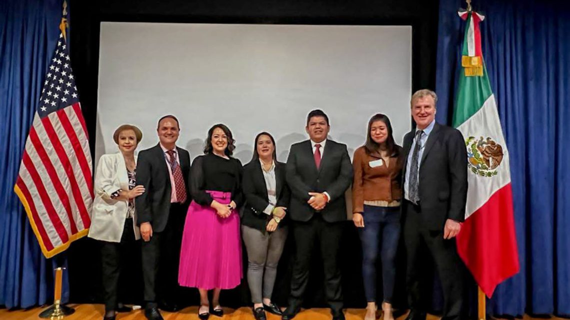 Participa SEMAI en taller de servicios consulares