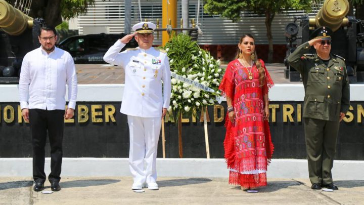 Asiste la gobernadora a la Ceremonia Conmemorativa al 81 aniversario del Día de la Marina.