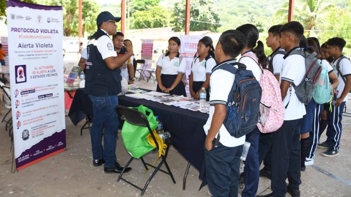 Semujer realiza Feria de Servicios para la Justicia y el Bienestar en Acalmani, municipio de Igualapa