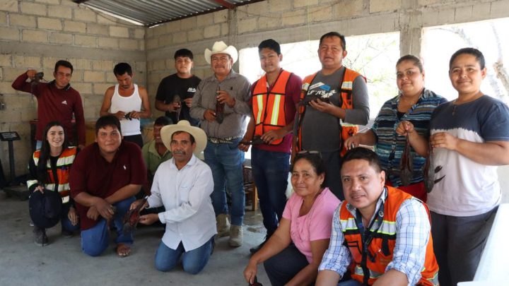 Busca Minera Media Luna alternativas económicas para pescadores del Balsas