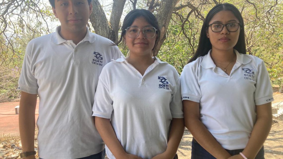 Estudiantes del CBTIS 134 de Chilpancingo ganadores del programa “Formación de Emprendedores” creado por Endeavor y la Fundación Beca, con su proyecto Higienix