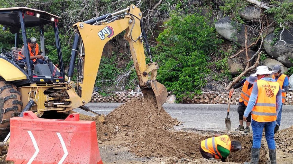 Atiende la administración de la gobernadora Evelyn Salgado fugas de la avenida Escénica y da mantenimiento a esta importante vía de Acapulco