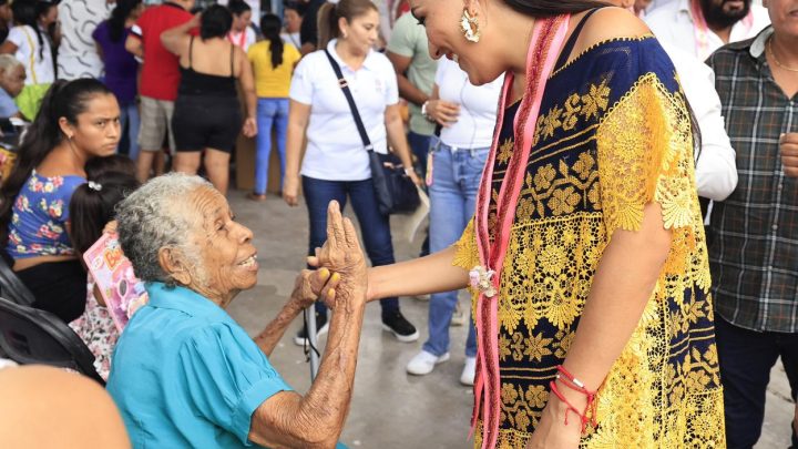 Encabeza Liz Salgado entrega del programa de “Asistencia Alimentaria” en Las Vigas