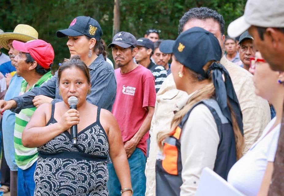 Recorre la gobernadora Evelyn Salgado la región de la Costa Grande; visita localidades de los municipios de Atoyac y Benito Juárez