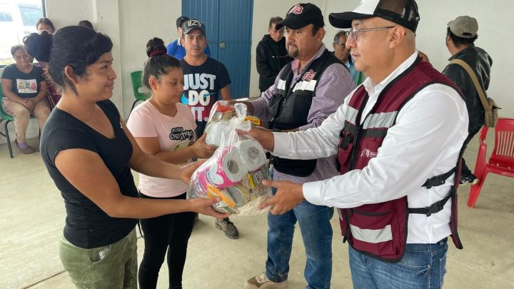 Gobierno de Guerrero lleva ayuda humanitaria a La Soledad, en la Sierra de Guerrero