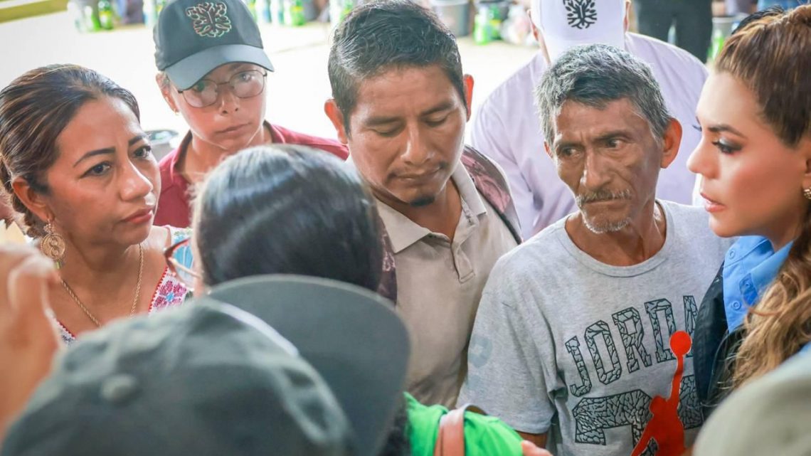 Lleva la gobernadora ayuda humanitaria a la población de la Costa Chica afectada por John