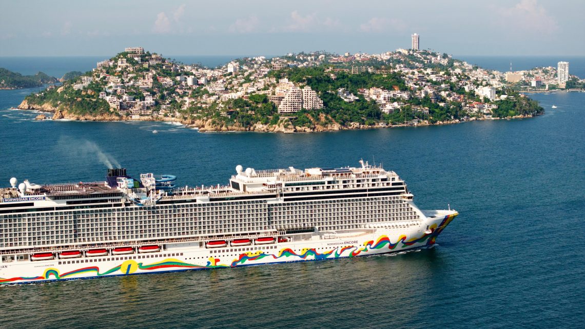 Con fiesta guerrerense da Evelyn Salgado bienvenida al crucero Norwegian Encore en Acapulco