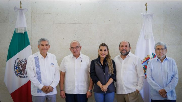 Se reúnen comitiva de la AIMMGM y Gobernadora de Guerrero